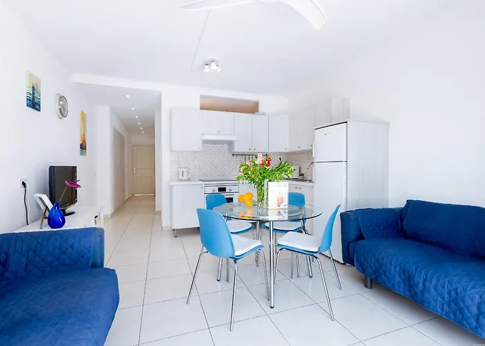 شقة Two Bedrooms In أذيخي