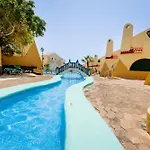 Two Bedrooms In דירה